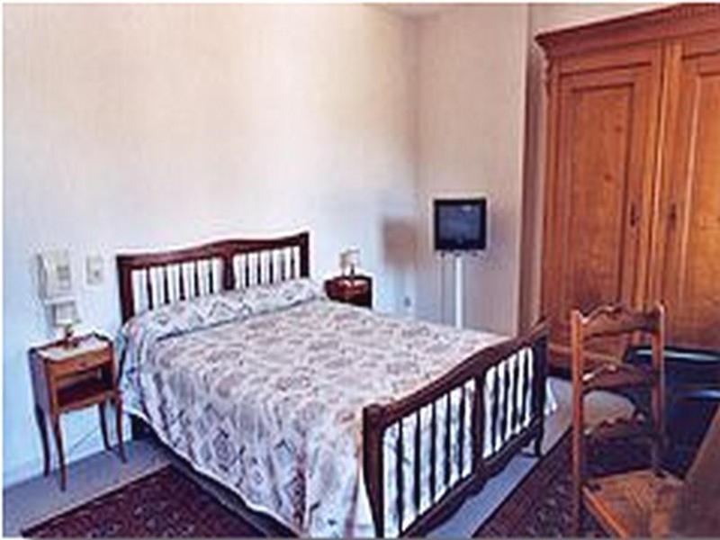 Hotel De Paris Полини Стая снимка