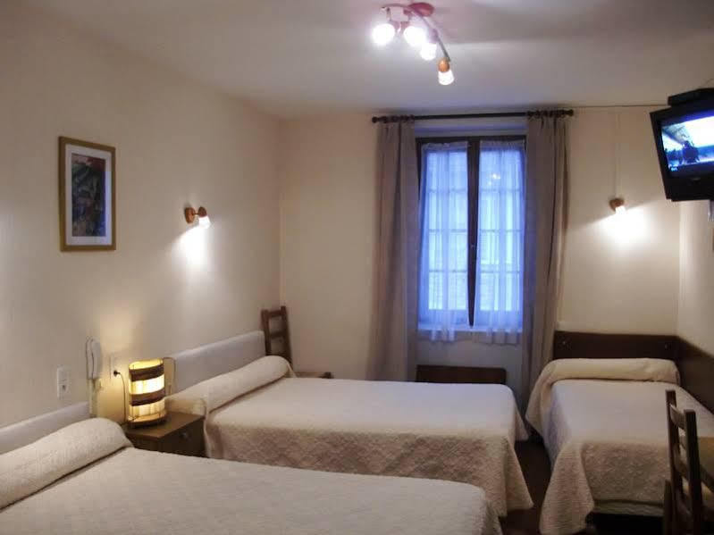Hotel De Paris Полини Екстериор снимка