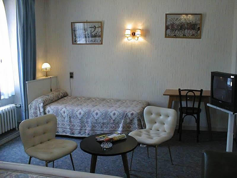 Hotel De Paris Полини Екстериор снимка