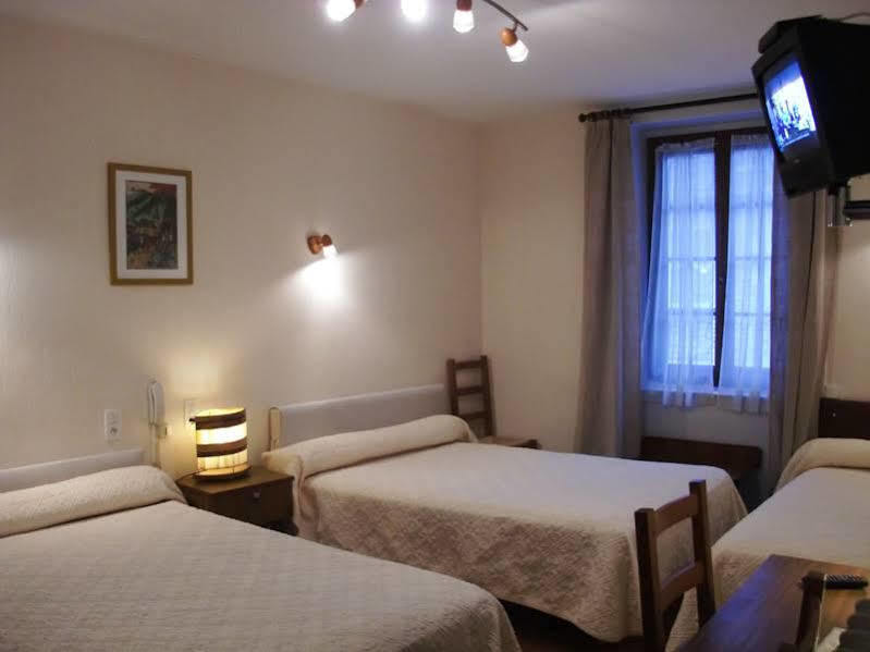 Hotel De Paris Полини Екстериор снимка
